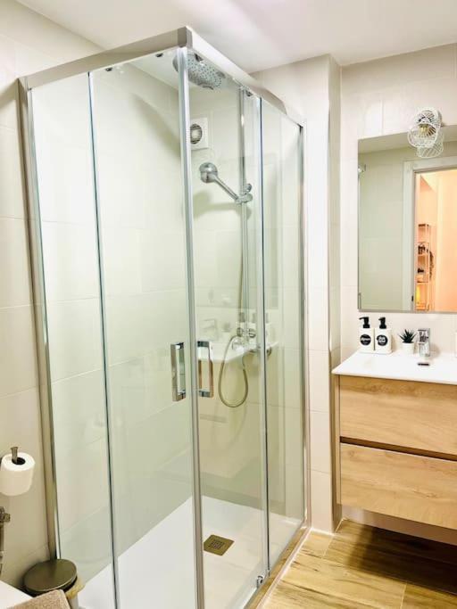 New Spacious And Cozy Apartment - Malaga Ngoại thất bức ảnh